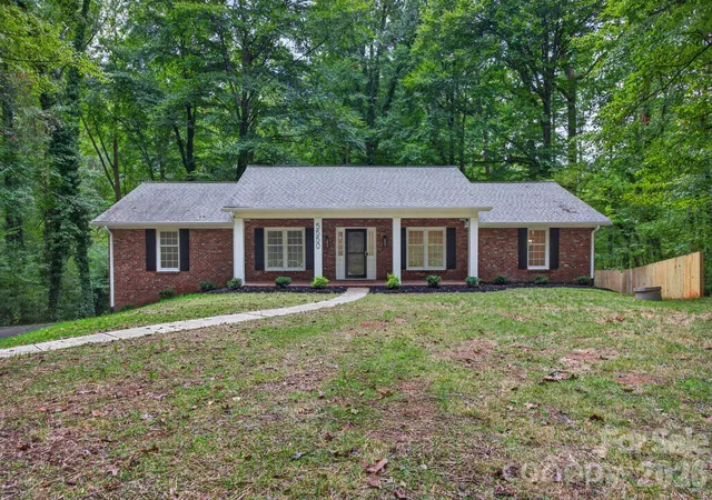 Photo 1 of Single family home for sale at 5550 Overlook Cir, Winston Salem, NC 27105 | MLS# 4432343 | Listing updated on 2026-10-23