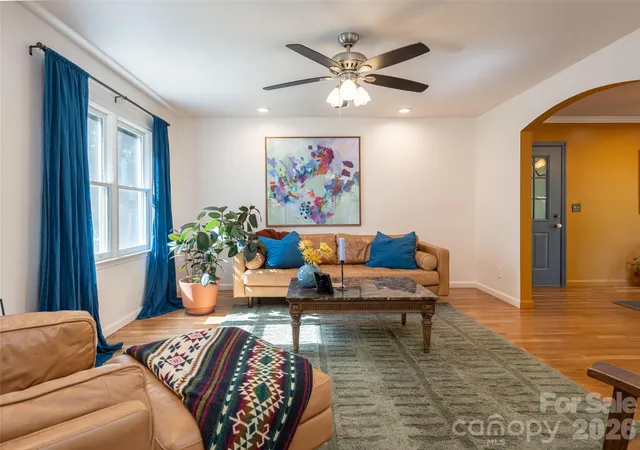 Photo 4 of Single family home for sale at 2 Song Bird Ln, Weaverville, NC 28787 | MLS# 4432351 | Listing updated on 2026-10-08