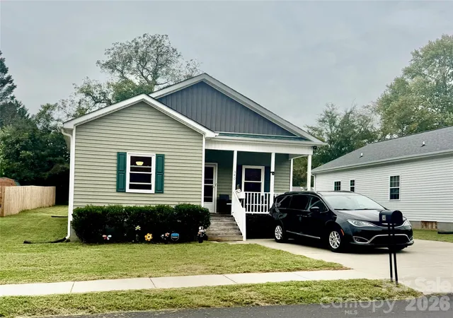 Photo 1 of Single family home for sale at 340 Mcbrayer St, Shelby, NC 28150 | MLS# 4432357 | Listing updated on 2026-10-12