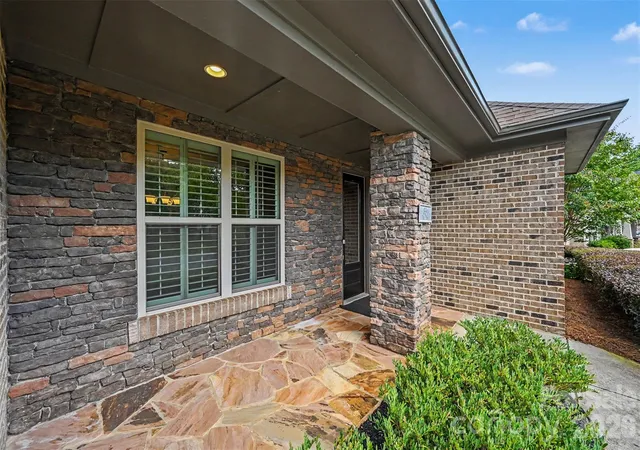 Photo 1 of Single family home for sale at 831 Tyne Dr, Fort Mill, SC 29715 | MLS# 4432362 | Listing updated on 2026-10-09