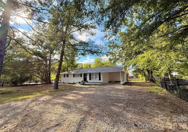 Photo 2 of Single family home for sale at 1342 Mccullough St, Rock Hill, SC 29730 | MLS# 4432366 | Listing updated on 2026-10-08