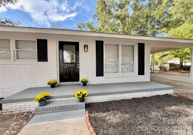 Photo 3 of Single family home for sale at 1342 Mccullough St, Rock Hill, SC 29730 | MLS# 4432366 | Listing updated on 2026-10-08