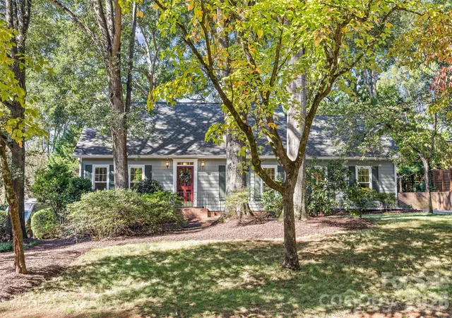 Photo 2 of Single family home for sale at 5132 Camilla Dr, Charlotte, NC 28226 | MLS# 4432368 | Listing updated on 2026-10-21