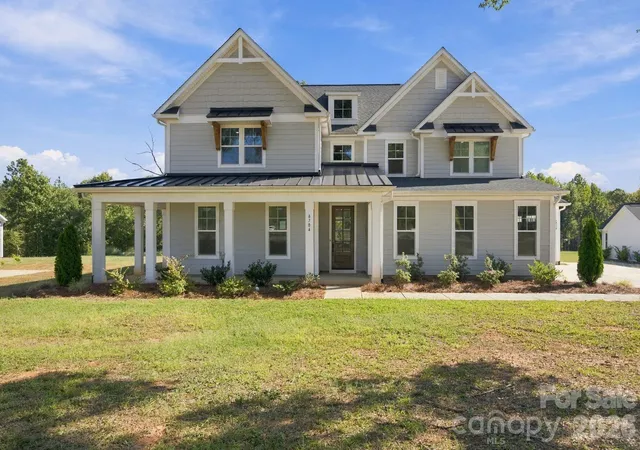 Photo 1 of Single family home for sale at 8704 Sherrills Frd Rd, Sherrills Ford, NC 28673 | MLS# 4432380 | Listing updated on 2026-10-16