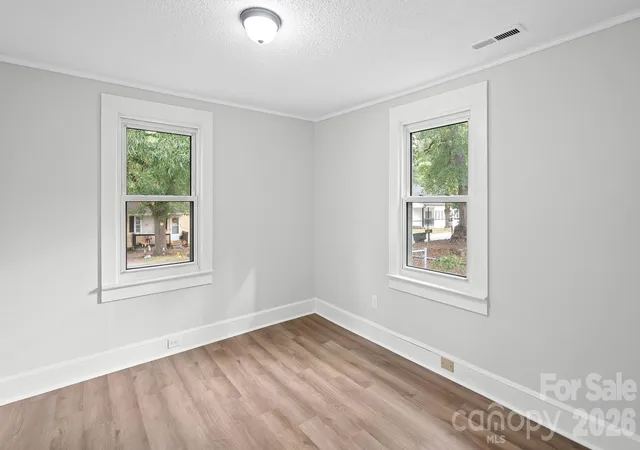 Photo 4 of Single family home for sale at 1409 Essex St, Gastonia, NC 28052 | MLS# 4432399 | Listing updated on 2026-10-07