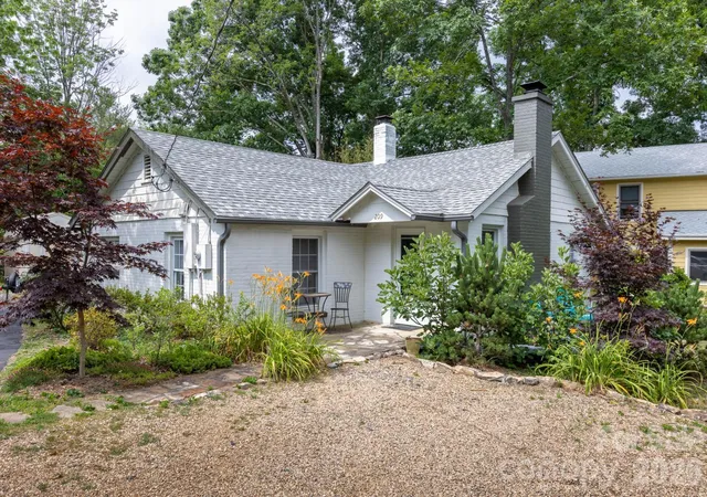 Single family home for sale at 209 Old Haw Crk Rd, Asheville, NC 28805 | MLS# 4432405