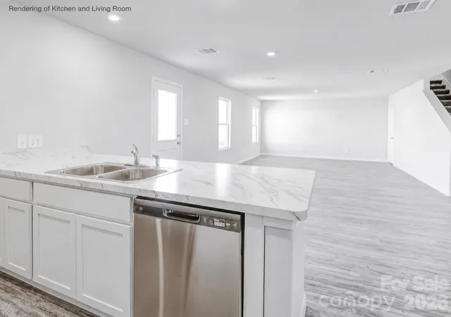 Photo 3 of Single family home for sale at 204 Wellington Dr, Lincolnton, NC 28092 | MLS# 4432407 | Listing updated on 2026-10-07