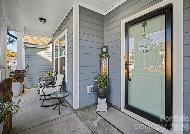 Photo 2 of Single family home for sale at 122 Divot Ln, Statesville, NC 28677 | MLS# 4432412 | Listing updated on 2026-10-19