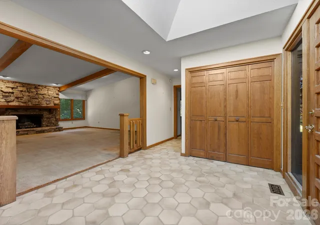 Photo 4 of Single family home for sale at 3003 Sourwood Trl, Hendersonville, NC 28739 | MLS# 4432414 | Listing updated on 2026-10-09