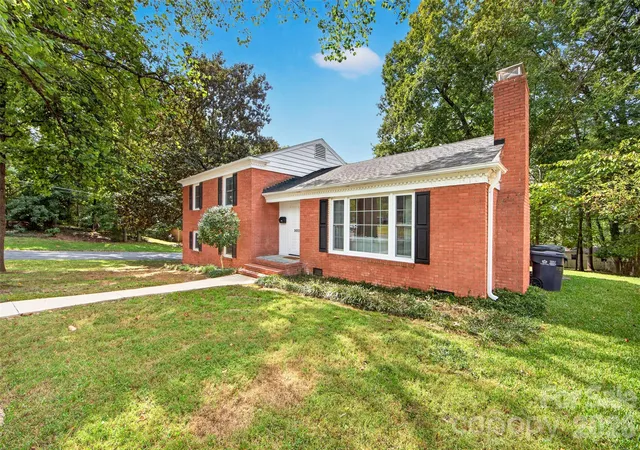 Photo 1 of Single family home for sale at 3022 Finley Pl, Charlotte, NC 28210 | MLS# 4432416 | Listing updated on 2026-10-08