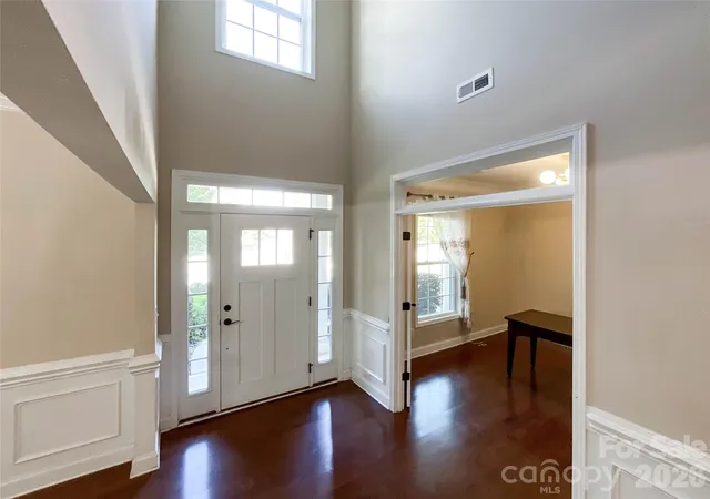 Photo 4 of Single family home for sale at 7527 Snowbird Ct, Mint Hill, NC 28227 | MLS# 4432418 | Listing updated on 2026-10-08