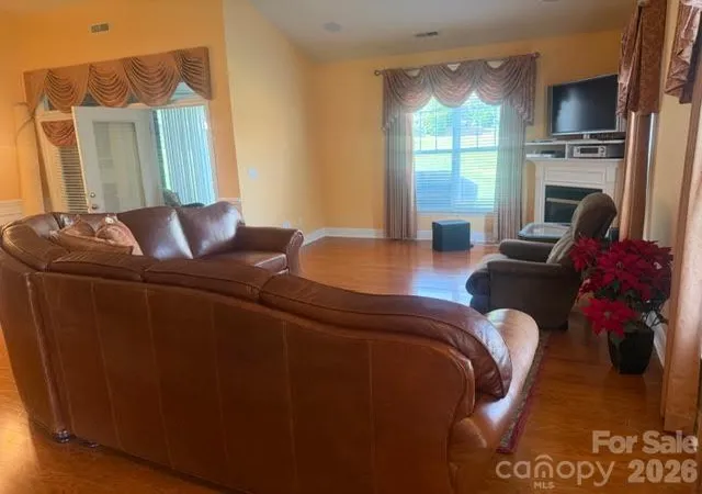 Photo 3 of Townhouse for sale at 3511 Winter View Ct, Charlotte, NC 28269 | MLS# 4432422 | Listing updated on 2026-10-09