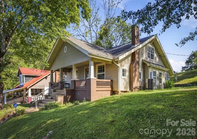 Photo 1 of Single family home for sale at 1203 Spainhour St, Lenoir, NC 28645 | MLS# 4432423 | Listing updated on 2026-10-08