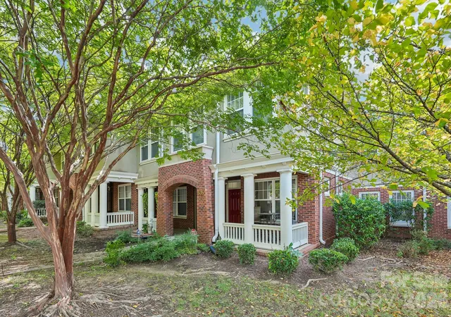 Photo 3 of Condo for sale at 606 9th Street, Charlotte, NC 28202 | MLS# 4432424 | Listing updated on 2026-10-30