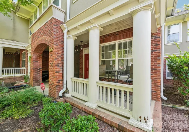 Photo 4 of Condo for sale at 606 9th Street, Charlotte, NC 28202 | MLS# 4432424 | Listing updated on 2026-10-30