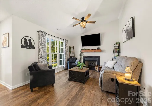 Photo 4 of Single family home for sale at 106 S River Glen Dr, Morganton, NC 28655 | MLS# 4432425 | Listing updated on 2026-10-09