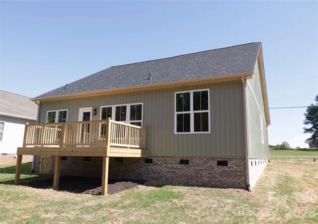 Photo 3 of Single family home for sale at 103 Hillcrest St, Shelby, NC 28152 | MLS# 4432427 | Listing updated on 2026-10-11