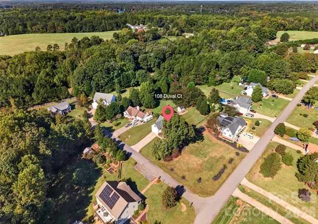 Photo 3 of Single family home for sale at 108 Duval Ct, Mooresville, NC 28117 | MLS# 4432429 | Listing updated on 2026-10-08
