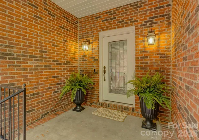 Photo 2 of Single family home for sale at 3946 Churchill Rd, Charlotte, NC 28211 | MLS# 4432430 | Listing updated on 2026-10-31