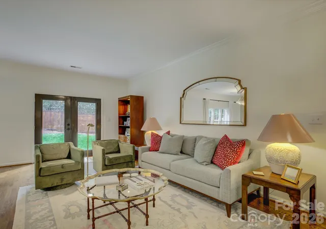 Photo 4 of Single family home for sale at 3946 Churchill Rd, Charlotte, NC 28211 | MLS# 4432430 | Listing updated on 2026-10-31