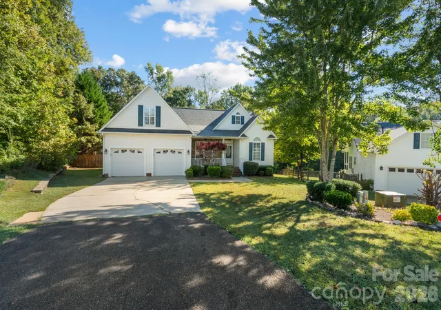 Photo 3 of Single family home for sale at 4053 Navajo Ct, Rock Hill, SC 29732 | MLS# 4432431 | Listing updated on 2026-10-16