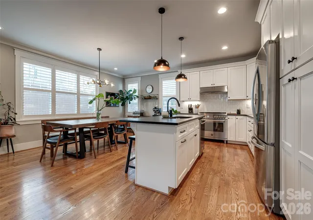 Photo 4 of Single family home for sale at 1927 Hamorton Pl, Charlotte, NC 28205 | MLS# 4432432 | Listing updated on 2026-10-08
