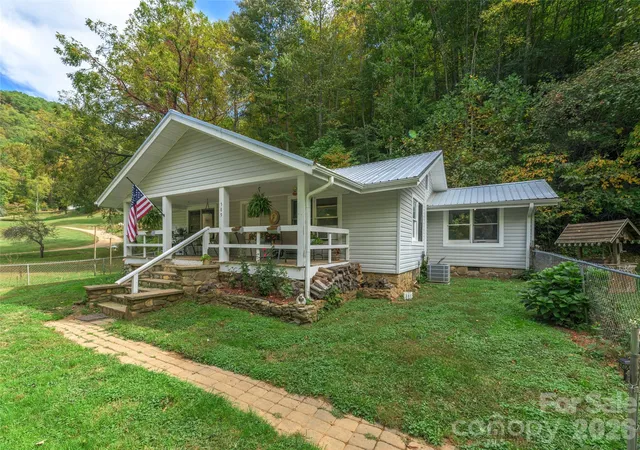 Single family home for sale at 589 Little E Frk Rd, Canton, NC 28716 | MLS# 4432459