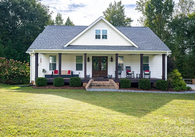 Photo 1 of Single family home for sale at 203 Dayton Rd, Dallas, NC 28034 | MLS# 4432462 | Listing updated on 2026-10-10