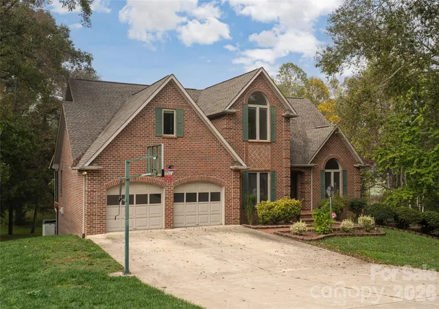Single family home for sale at 4943 Elmhurst Dr NE, Hickory, NC 28601 | MLS# 4432465