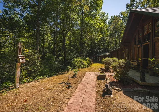 Photo 4 of Single family home for sale at 401 Shady Dr, Collettsville, NC 28611 | MLS# 4432469 | Listing updated on 2026-10-10