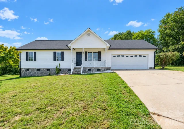 Photo 1 of Single family home for sale at 1061 Isenhour Ct, Maiden, NC 28650 | MLS# 4432470 | Listing updated on 2026-10-09