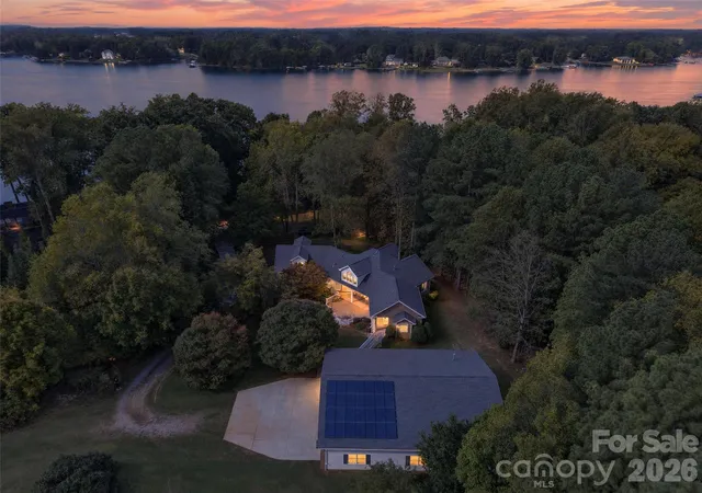 Photo 1 of Single family home for sale at 321 Normandy Rd, Mooresville, NC 28117 | MLS# 4432473 | Listing updated on 2026-10-20