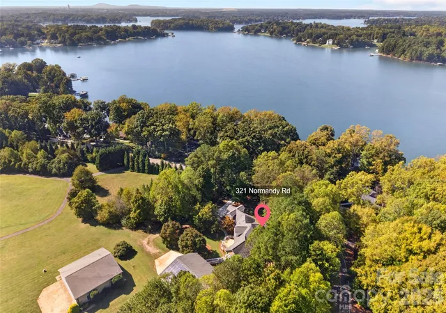 Photo 2 of Single family home for sale at 321 Normandy Rd, Mooresville, NC 28117 | MLS# 4432473 | Listing updated on 2026-10-20