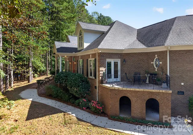 Photo 3 of Single family home for sale at 321 Normandy Rd, Mooresville, NC 28117 | MLS# 4432473 | Listing updated on 2026-10-20