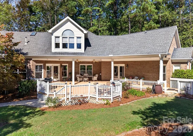 Photo 3 of Single family home for sale at 321 Normandy Rd, Mooresville, NC 28117 | MLS# 4432473 | Listing updated on 2026-10-20