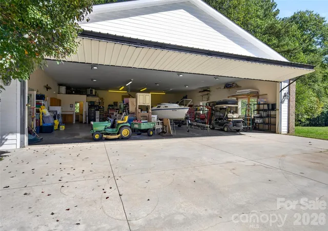 Photo 4 of Single family home for sale at 321 Normandy Rd, Mooresville, NC 28117 | MLS# 4432473 | Listing updated on 2026-10-20