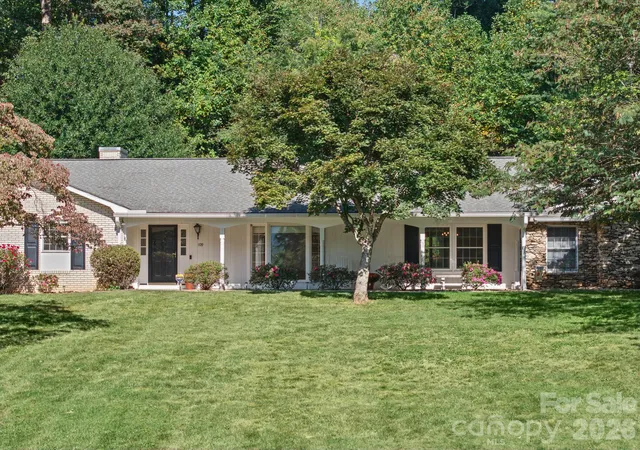 Photo 2 of Single family home for sale at 109 Yardley Ct, Hendersonville, NC 28739 | MLS# 4432474 | Listing updated on 2026-10-08