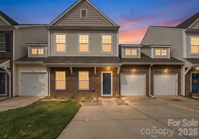Photo 2 of Townhouse for sale at 433 Battery Cir, Clover, SC 29710 | MLS# 4432484 | Listing updated on 2026-10-15