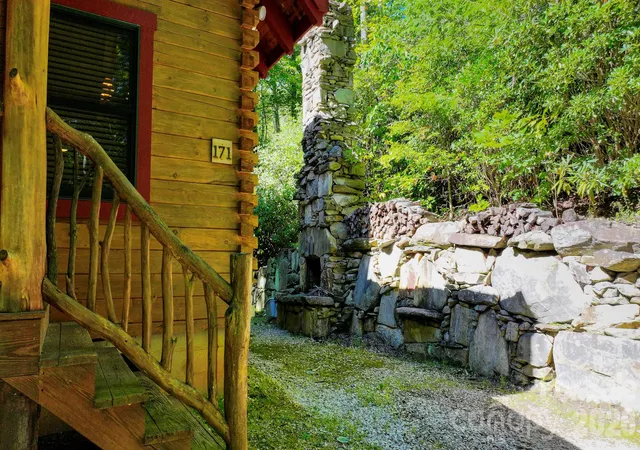 Photo 4 of Single family home for sale at 171 Camp Elliott Rd, Black Mountain, NC 28711 | MLS# 4432491 | Listing updated on 2026-10-28