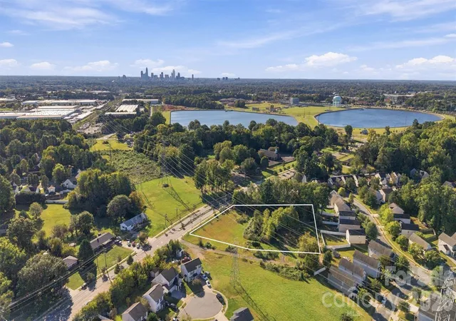 Land for sale at 815 Oakdale Rd, Charlotte, NC 28216 | MLS# 4432494