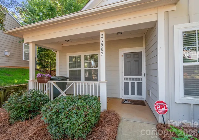Photo 4 of Single family home for sale at 25502 Seagull Dr, Lancaster, SC 29720 | MLS# 4432495 | Listing updated on 2026-10-16