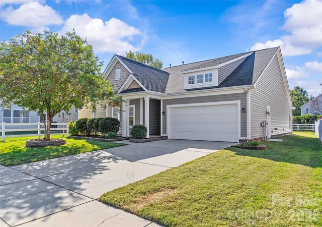 Photo 3 of Single family home for sale at 5003 Symphony Ln, Indian Trail, NC 28079 | MLS# 4432505 | Listing updated on 2026-10-10