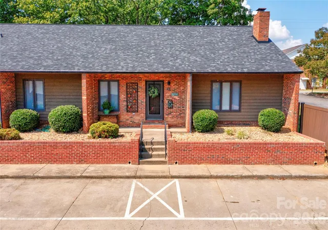 Townhouse for sale at 301 Pinkney St #1, Shelby, NC 28150 | MLS# 4432509