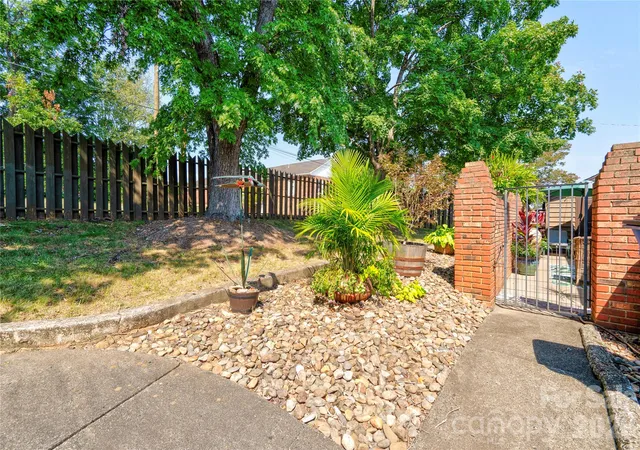 Photo 4 of Townhouse for sale at 301 Pinkney St #1, Shelby, NC 28150 | MLS# 4432509 | Listing updated on 2026-10-09
