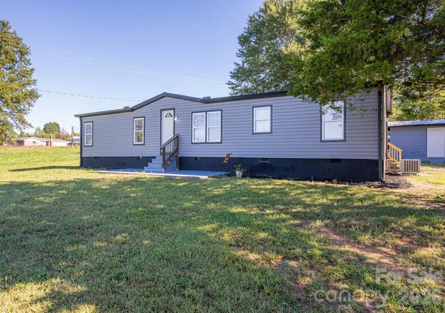 Photo 1 of Single family home for sale at 3100 Cat Sq Rd, Vale, NC 28168 | MLS# 4432514 | Listing updated on 2026-10-07