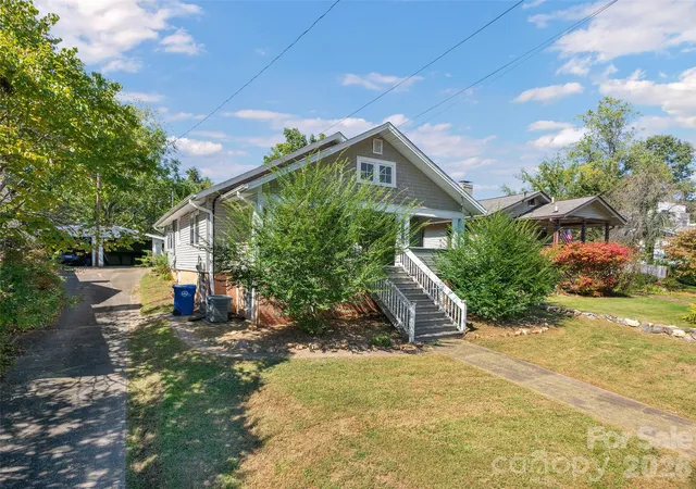 Photo 2 of Single family home for sale at 33 Madeline Ave, Asheville, NC 28806 | MLS# 4432516 | Listing updated on 2026-10-08