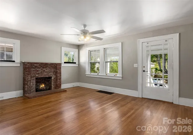 Photo 4 of Single family home for sale at 33 Madeline Ave, Asheville, NC 28806 | MLS# 4432516 | Listing updated on 2026-10-08