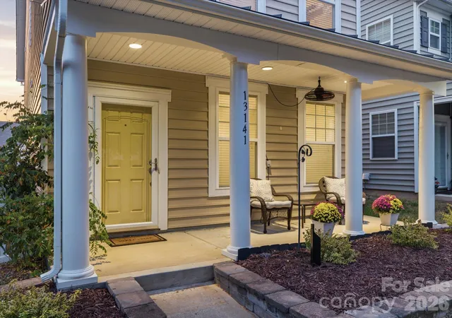 Photo 3 of Single family home for sale at 13141 Heath Grv Dr, Huntersville, NC 28078 | MLS# 4432517 | Listing updated on 2026-10-09