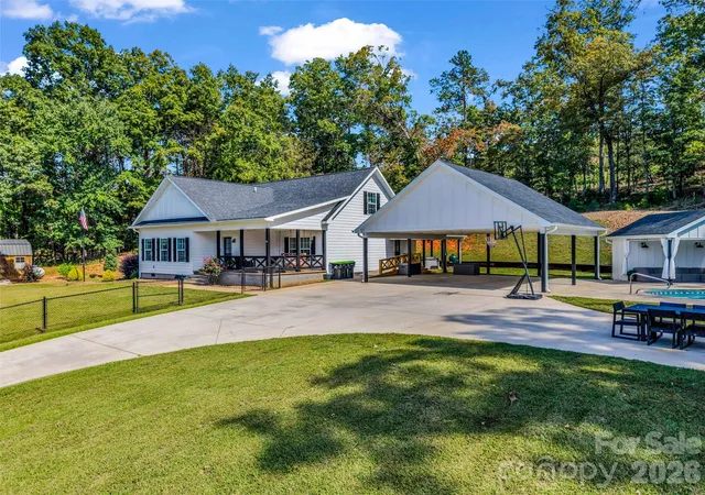 Photo 4 of Single family home for sale at 194 Lyles Pond Rd, Rutherfordton, NC 28139 | MLS# 4432518 | Listing updated on 2026-10-08