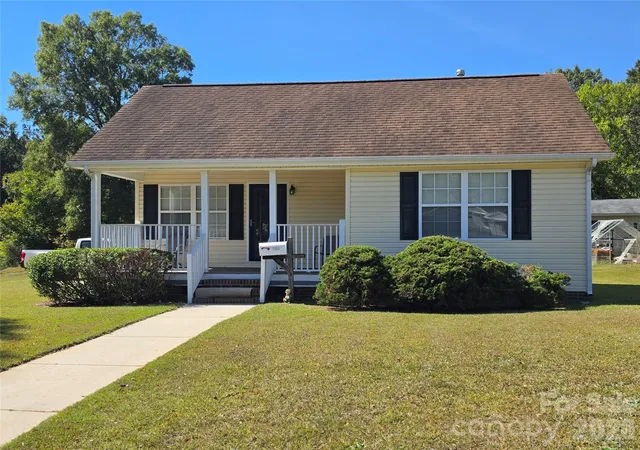 Photo 2 of Single family home for sale at 218 Center St, Chester, SC 29706 | MLS# 4432536 | Listing updated on 2026-10-08